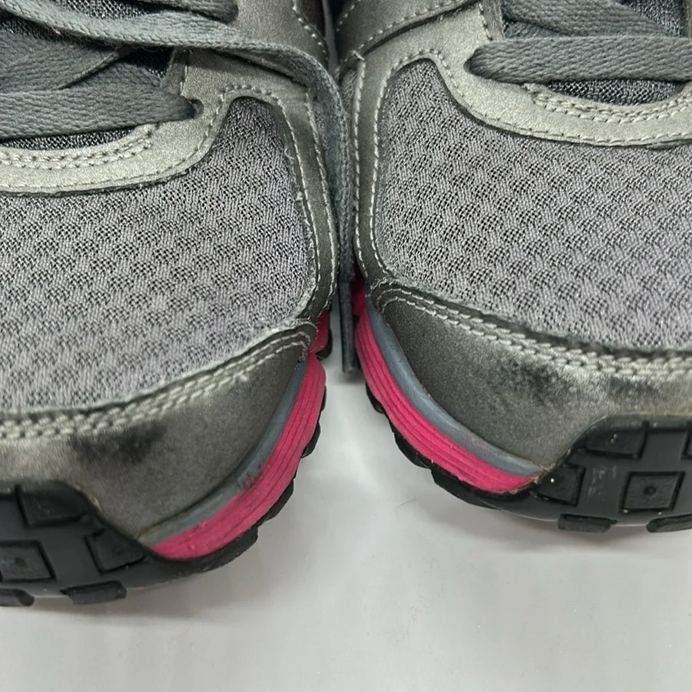 Nike Women's Gray and Hot Pink dual fusion ST2 Athletic Shoes